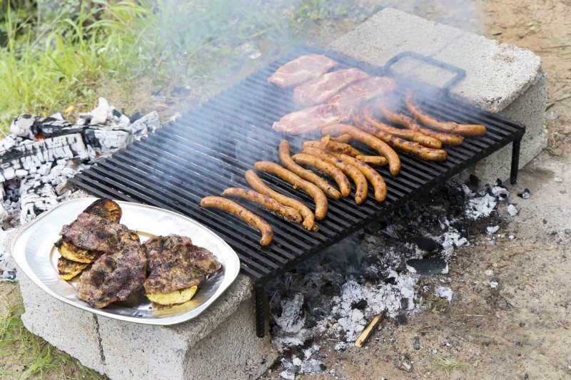 Evo To Mo E Izazvati Dim Od Mesa Na Ro Tilju Pogled Ba