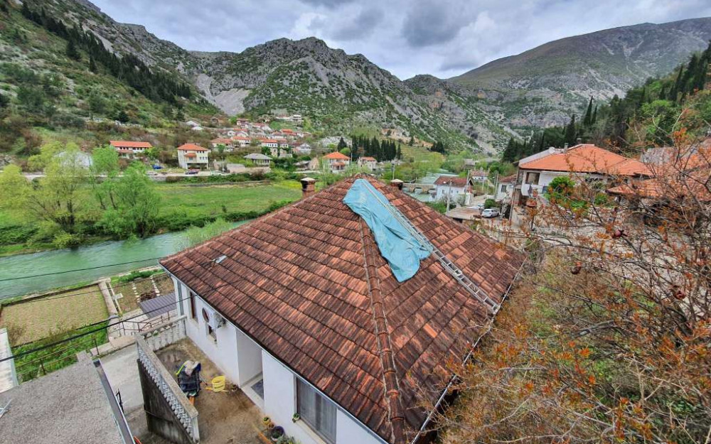 Detalji tragedije u Stocu: ‘‘Izašla je u hodnik kad se kamen srušio...‘‘